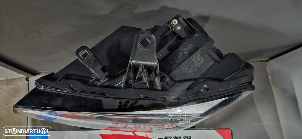 Farol esq audi Q2 - 2