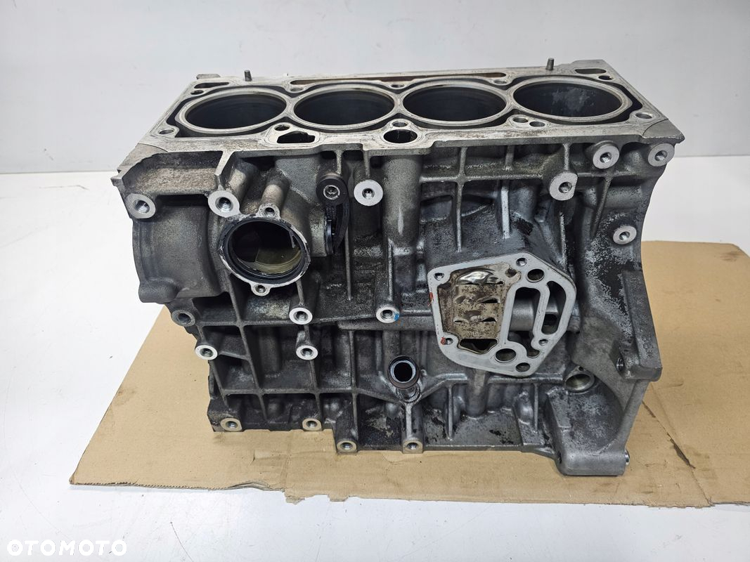 BLOK SILNIKA AUDI A4 B6 B7 1.6 8V ALZ 06B103019H - 3
