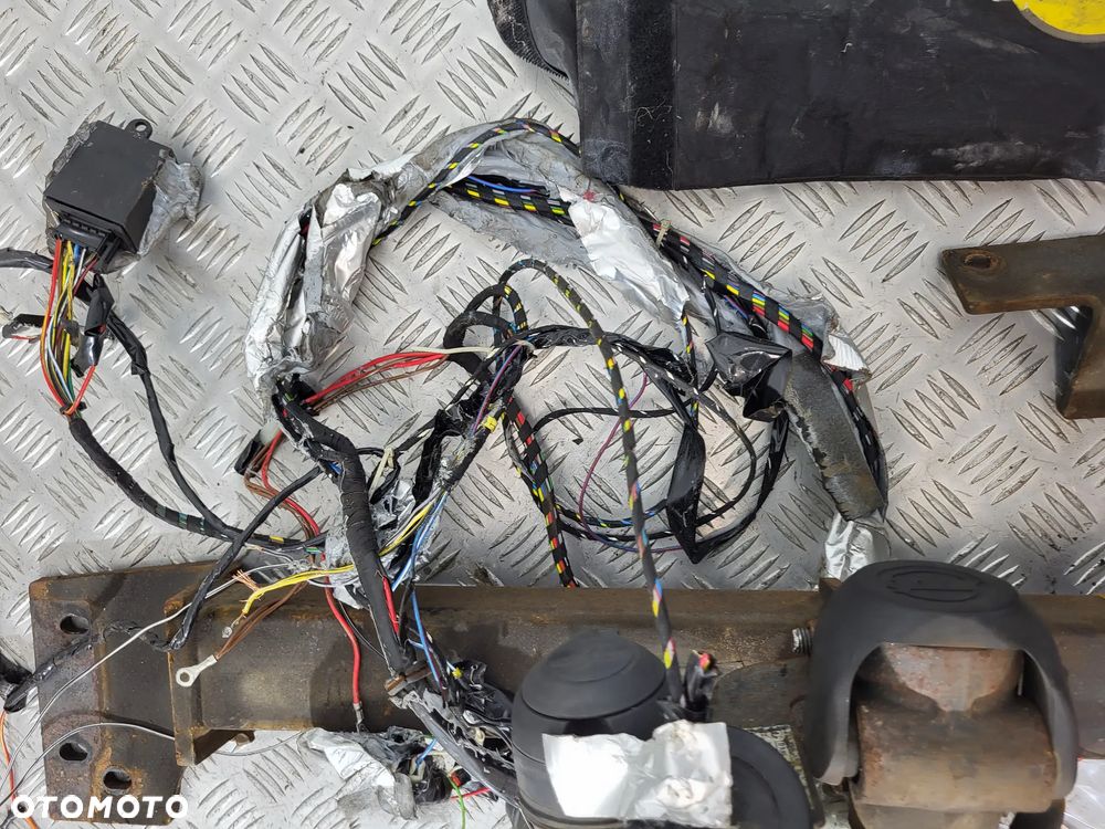 Kia Sportage II Hak Holowniczy Wiązka Kula GDW - 5