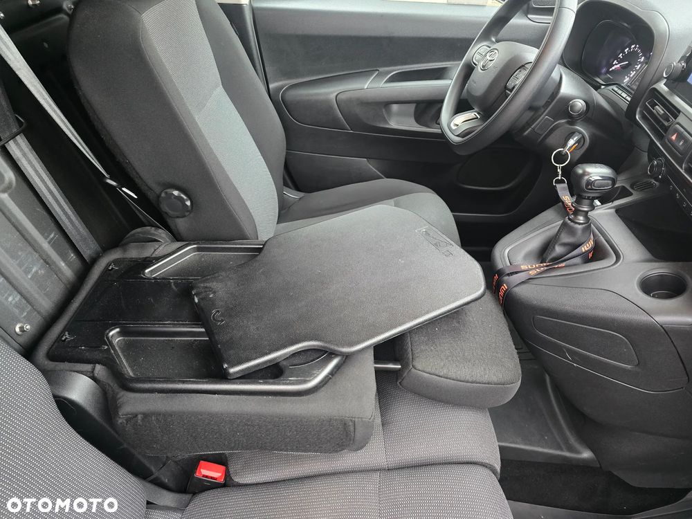 Toyota Proace City - 40