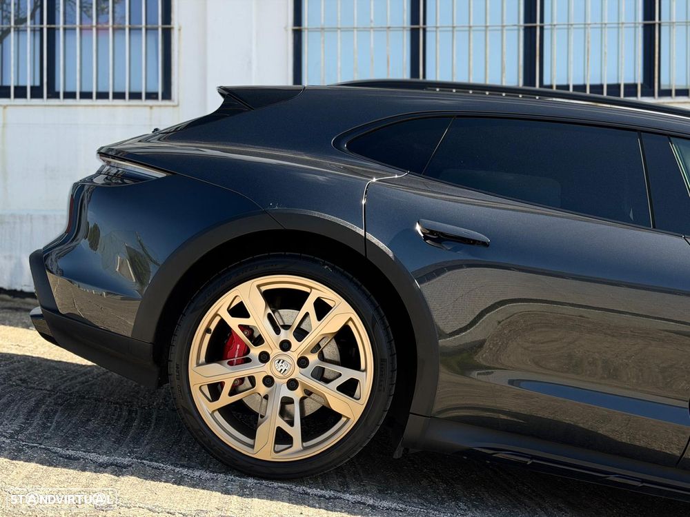 Porsche Taycan Cross Turismo 4S - 21