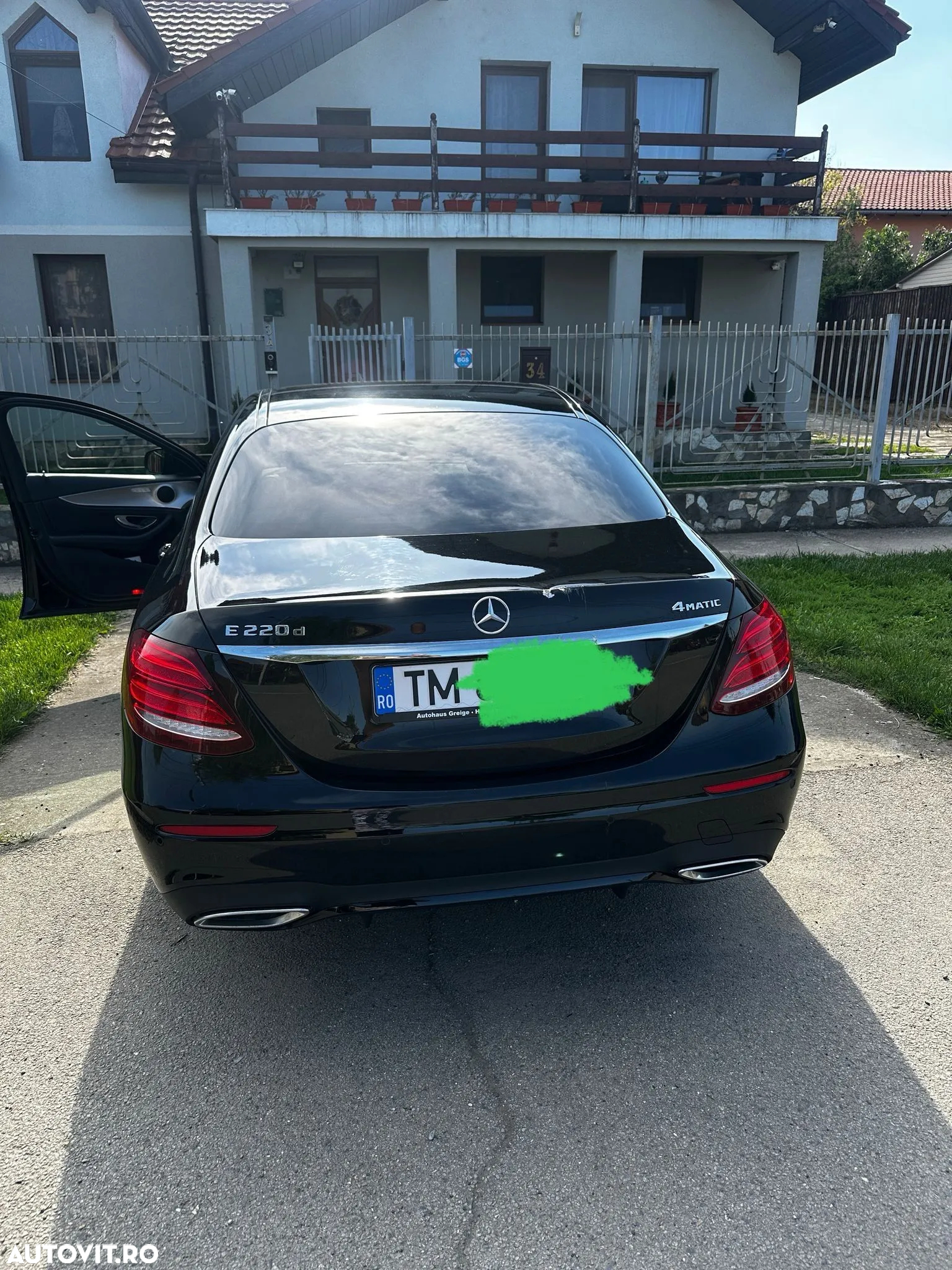 Mercedes-Benz E 220 d 4Matic 9G-TRONIC - 5