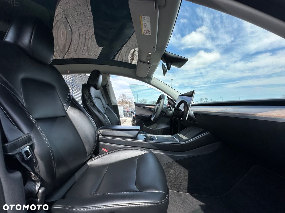 Tesla Model Y RWD - 16