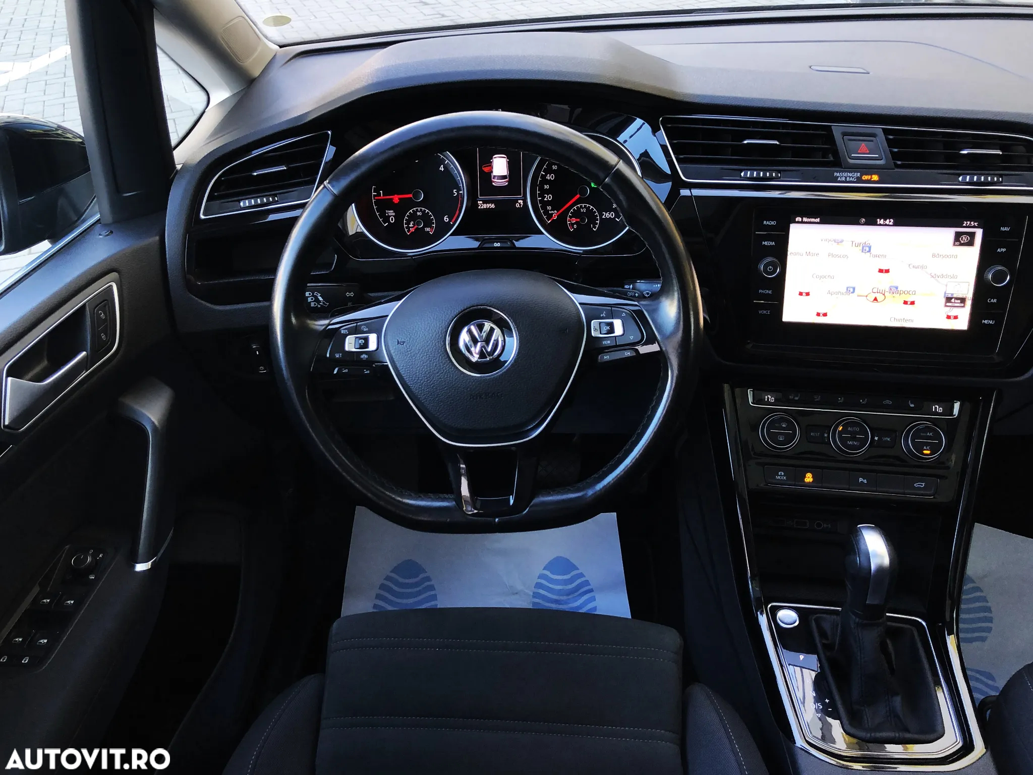 Volkswagen Touran 2.0 TDI DSG Highline - 18