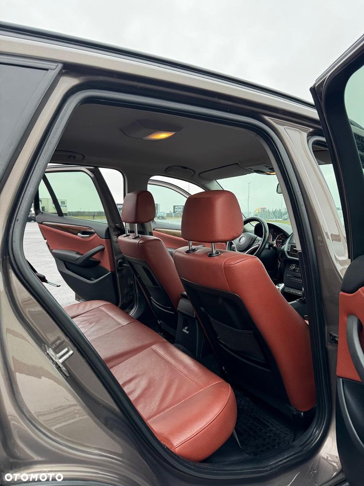 BMW X1 sDrive20d - 14