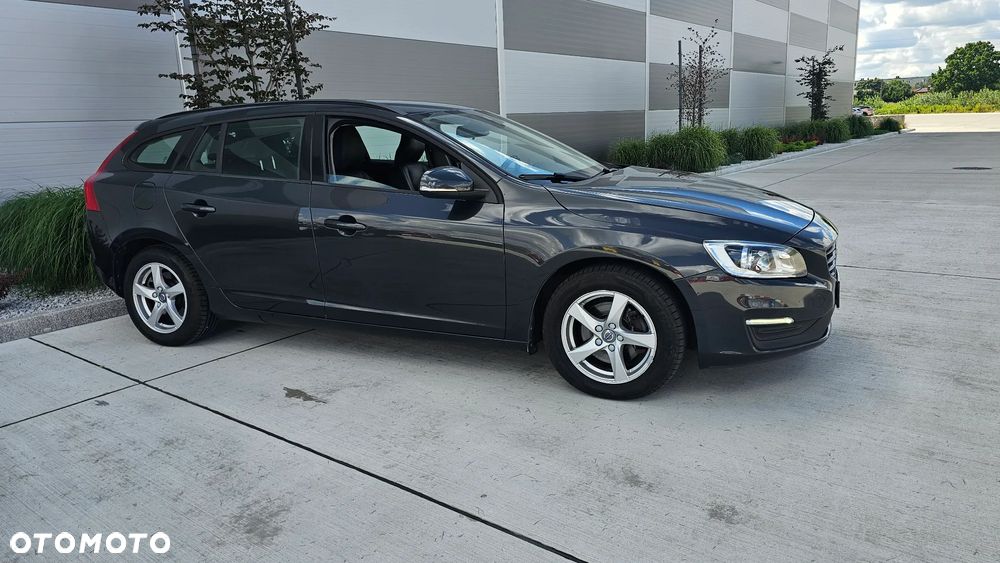 Volvo V60 D2 Drive-E Momentum - 9