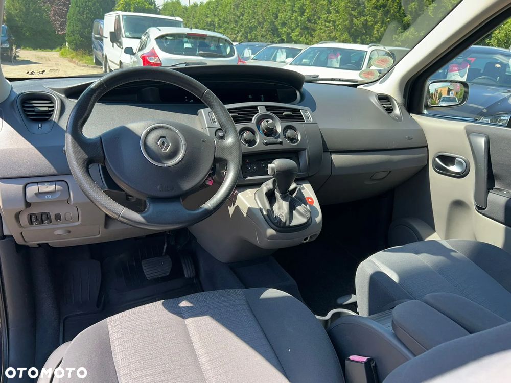 Renault Scenic 1.6 16V Privilege - 11