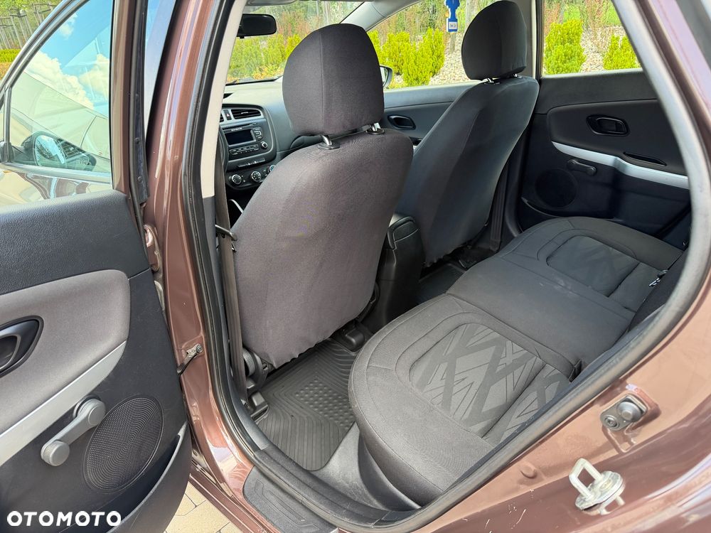 Kia Ceed - 9