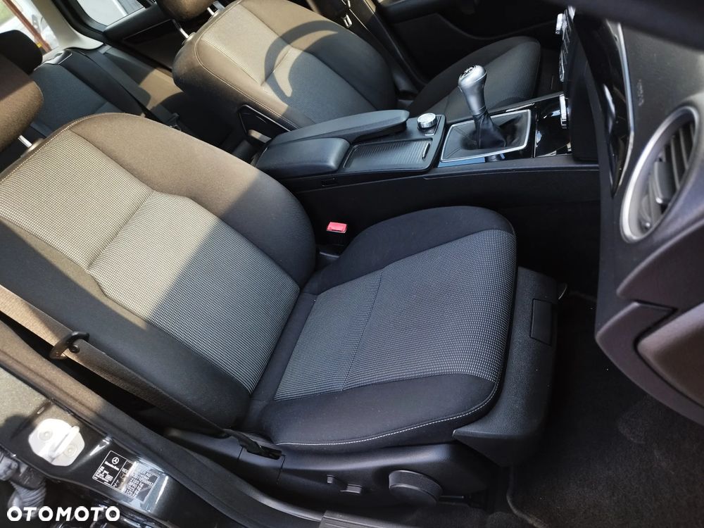 Mercedes-Benz Klasa C 200 CDI BlueEff Avantgarde - 22