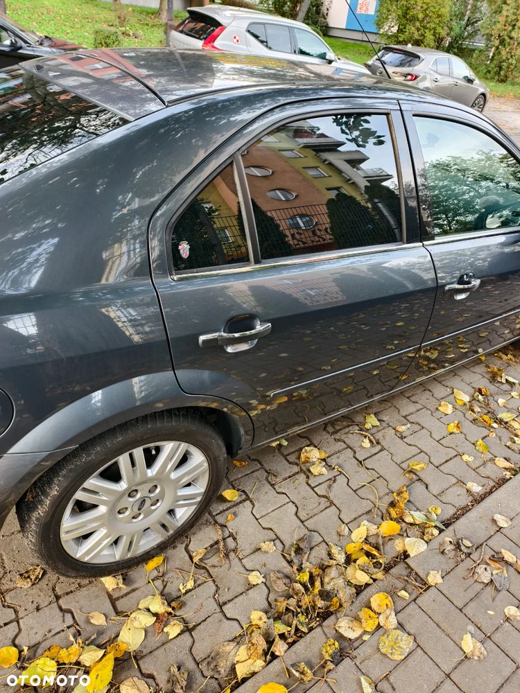Ford Mondeo 1.8 Ghia - 14