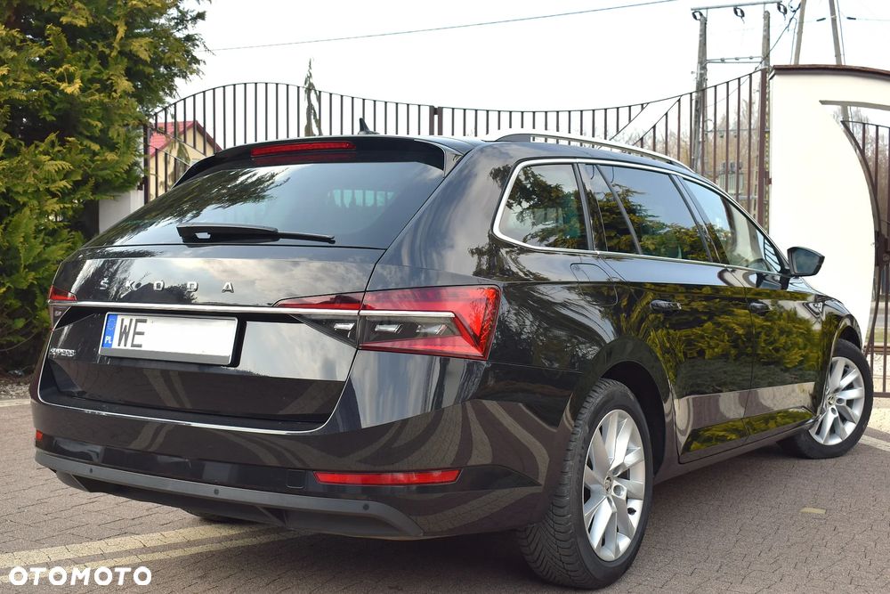 Skoda Superb 2.0 TDI SCR Style DSG - 4