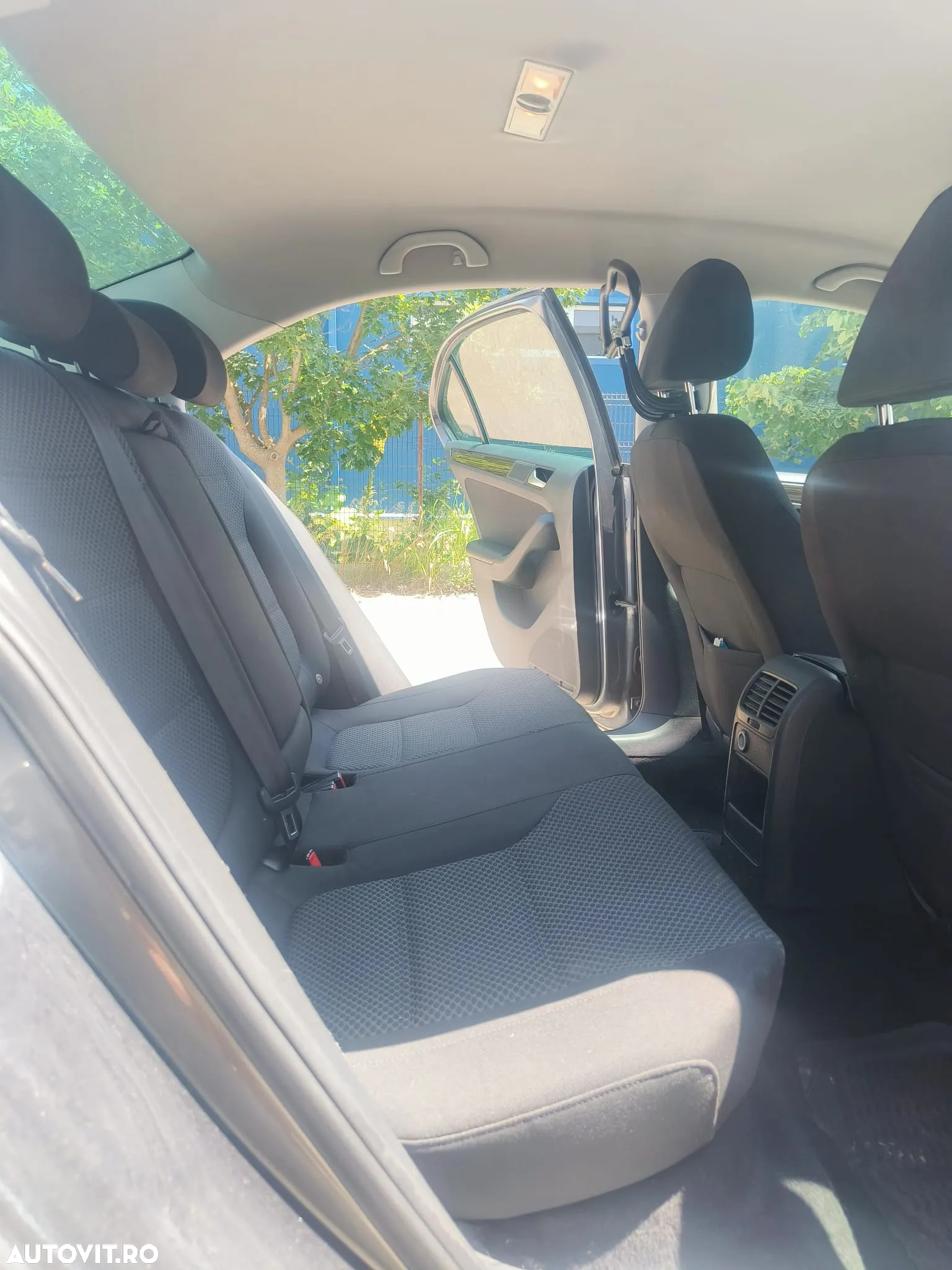 Volkswagen Jetta - 6