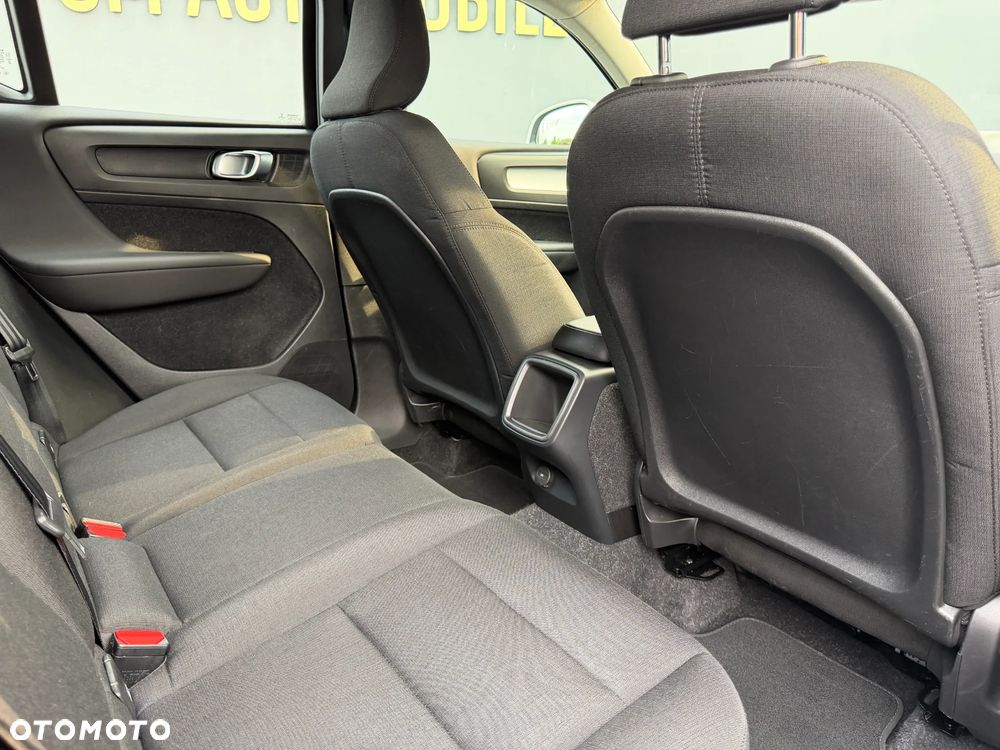 Volvo XC 40 T3 Momentum - 23