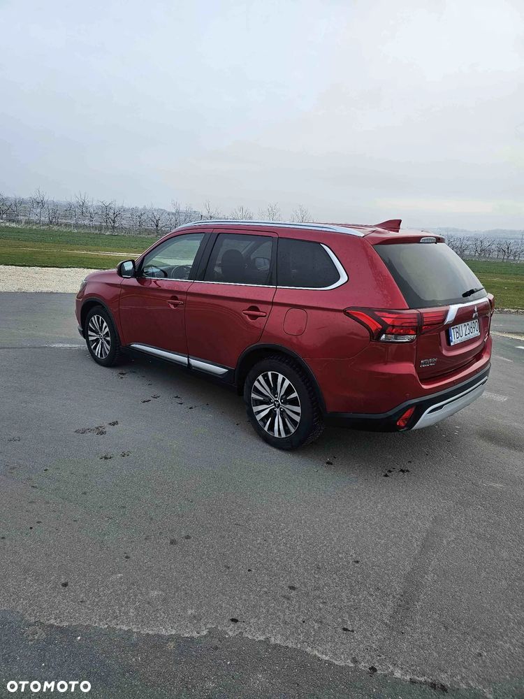 Mitsubishi Outlander 2.0 Intense + 4WD CVT - 9