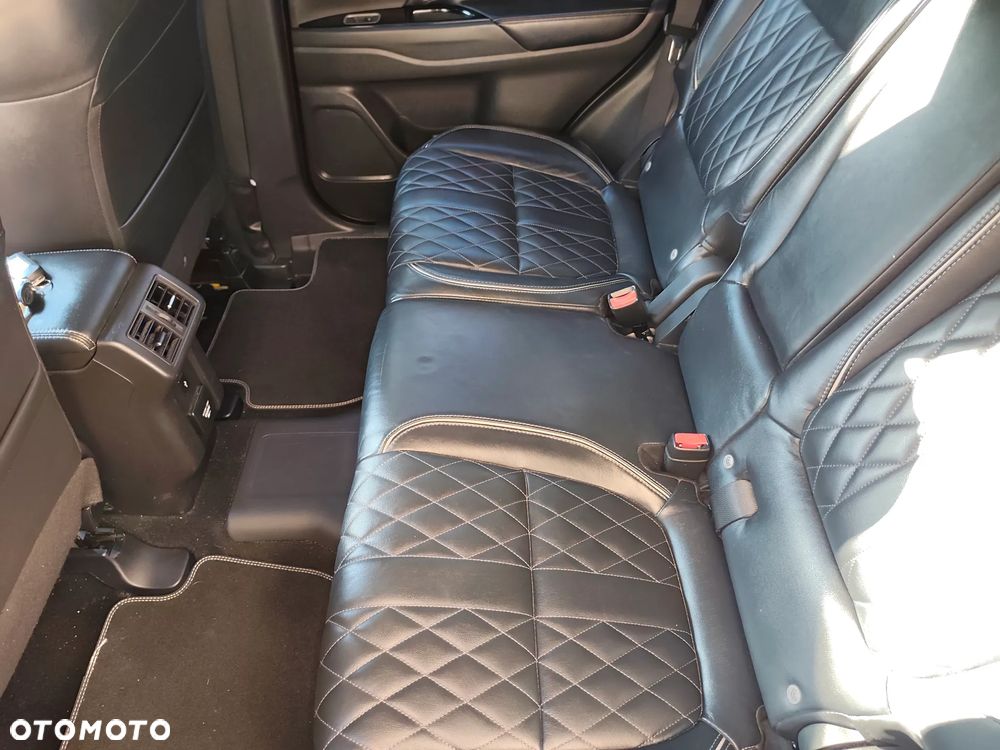 Mitsubishi Outlander - 16