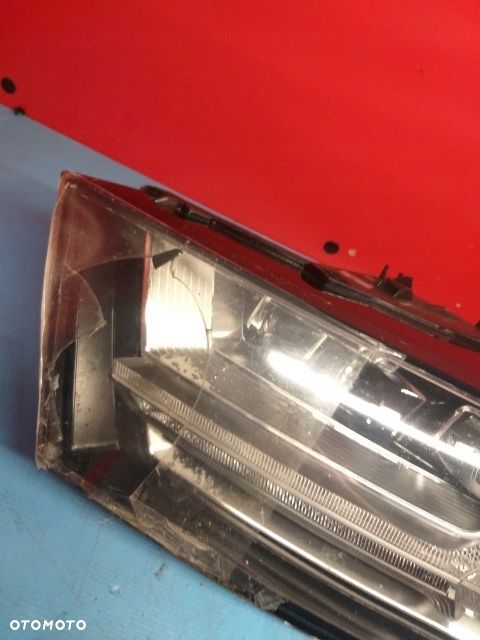 Audi q7 4m lampa lewy przód 4m0941035 - 2