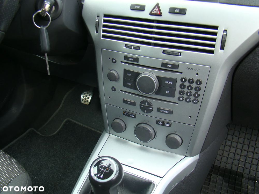 Opel Astra 1.6 Innovation - 30