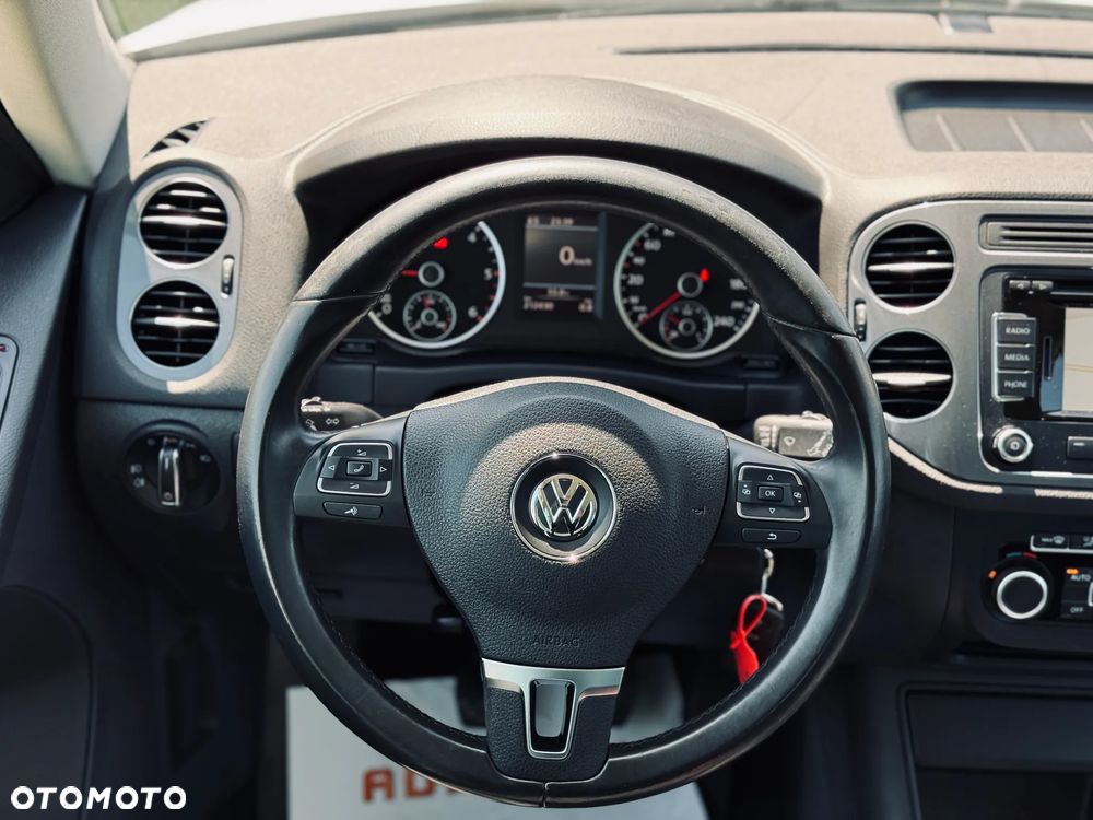 Volkswagen Tiguan 2.0 TDI DPF BlueMotion Technology Lounge Sport & Style - 22