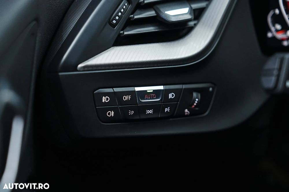 BMW Seria 2 220i Aut. M Sport - 25