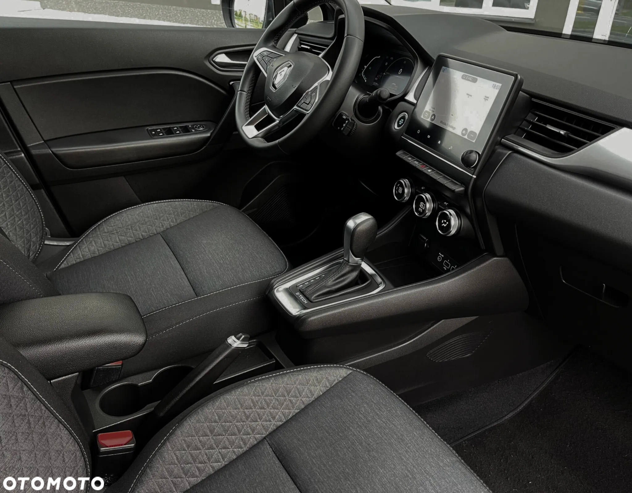 Renault Captur 1.6 E-TECH Full Hybrid 145 Techno - 28