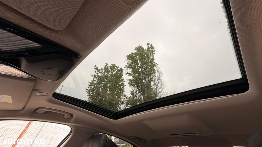 BMW Seria 5 520i Aut. Luxury Line - 27