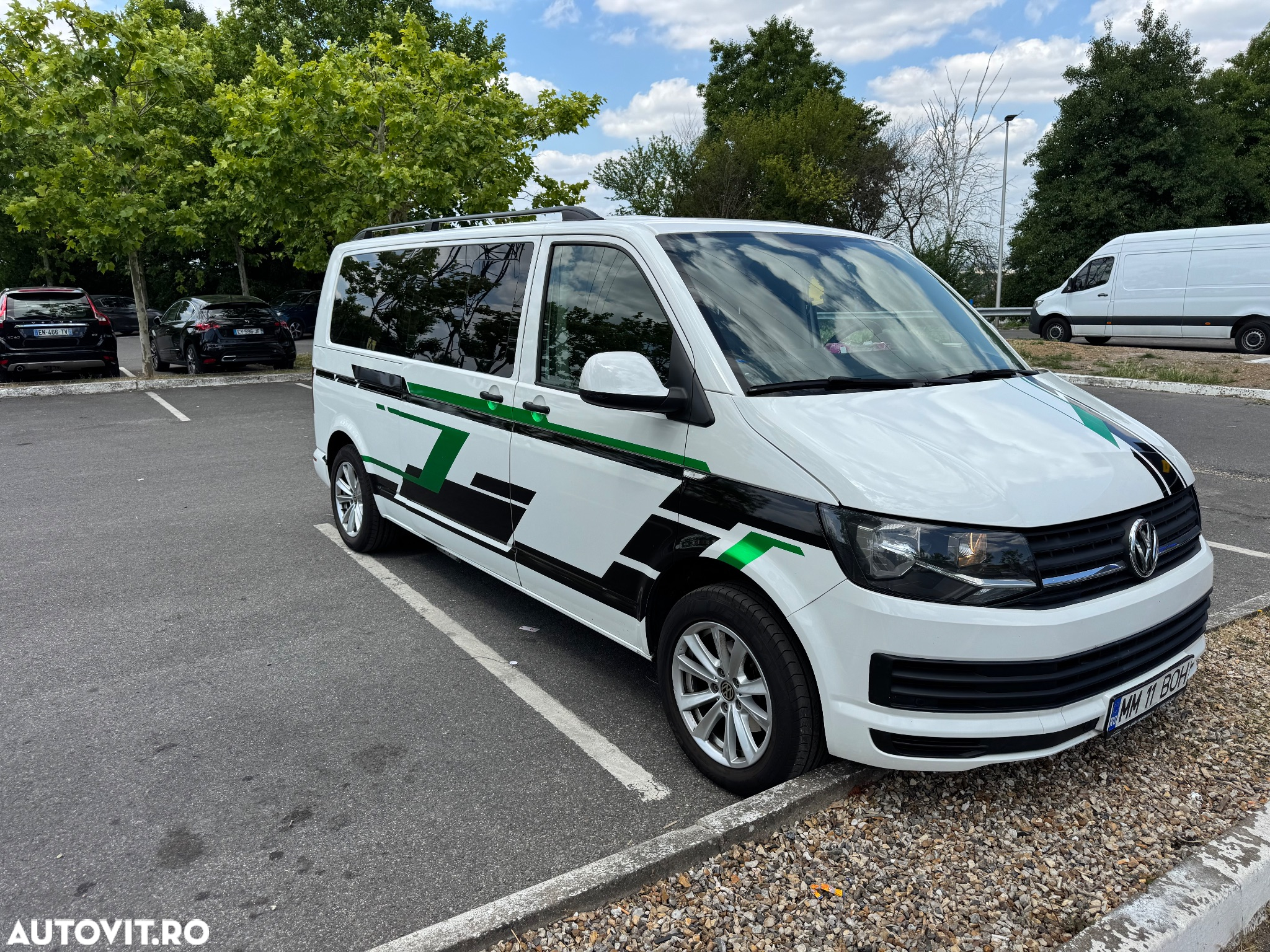 Volkswagen Caravelle - 2