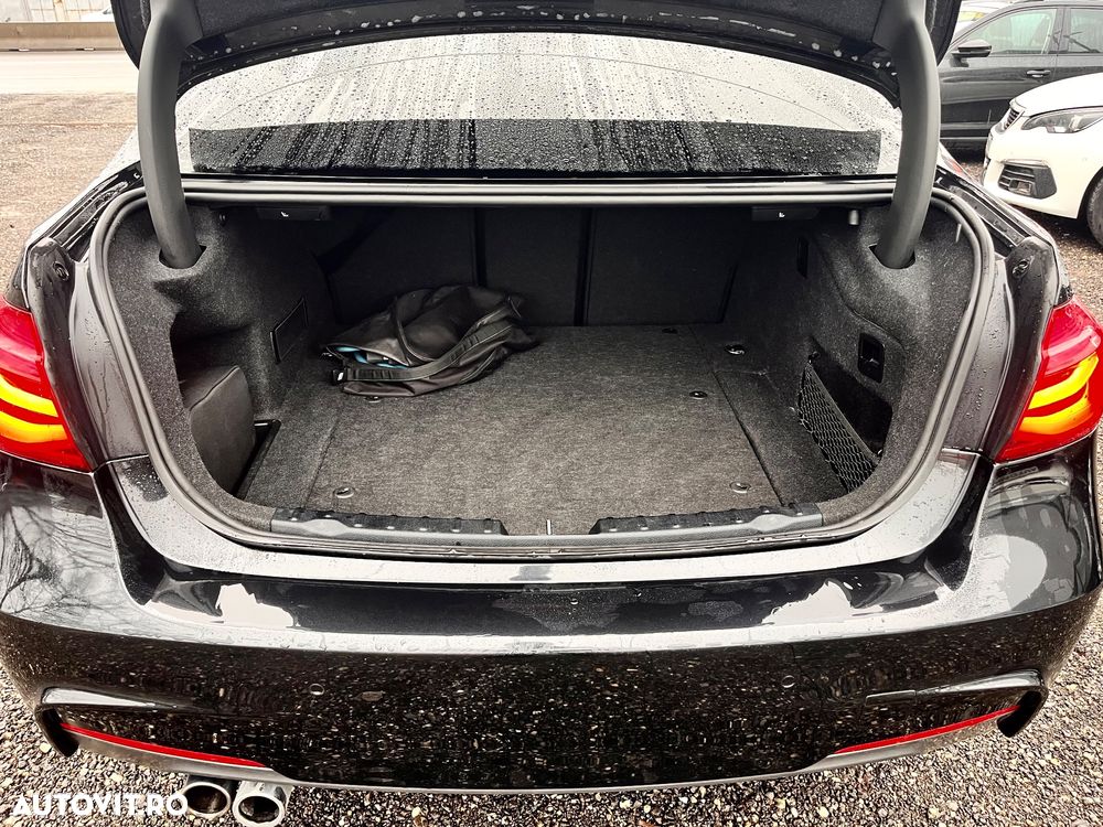 BMW Seria 3 330e iPerformance M Sport - 20