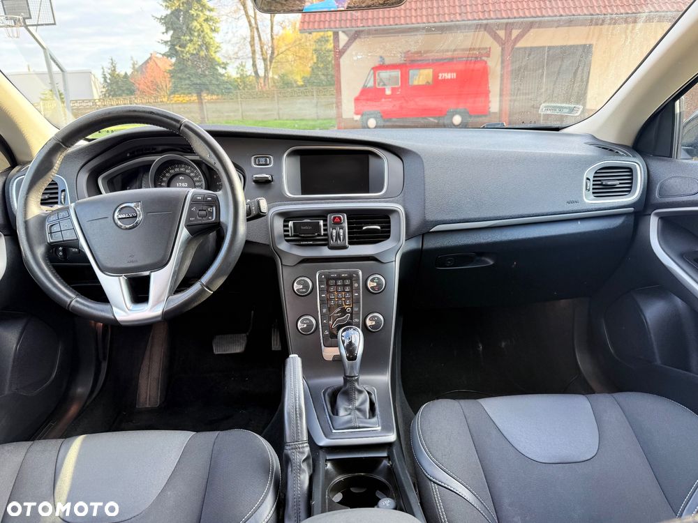 Volvo V40 D3 Drive-E SCR Momentum - 14