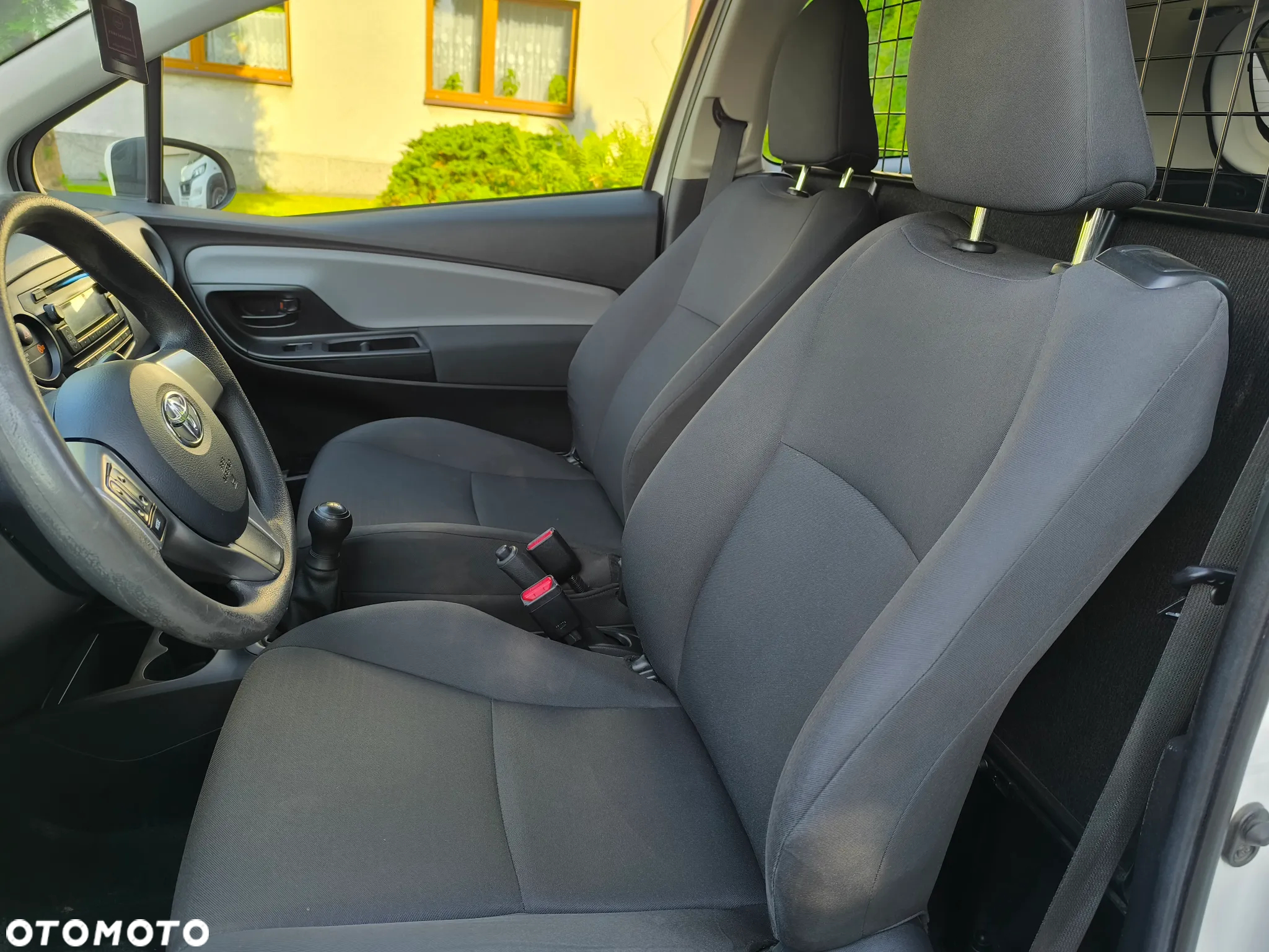 Toyota Yaris Van - 15