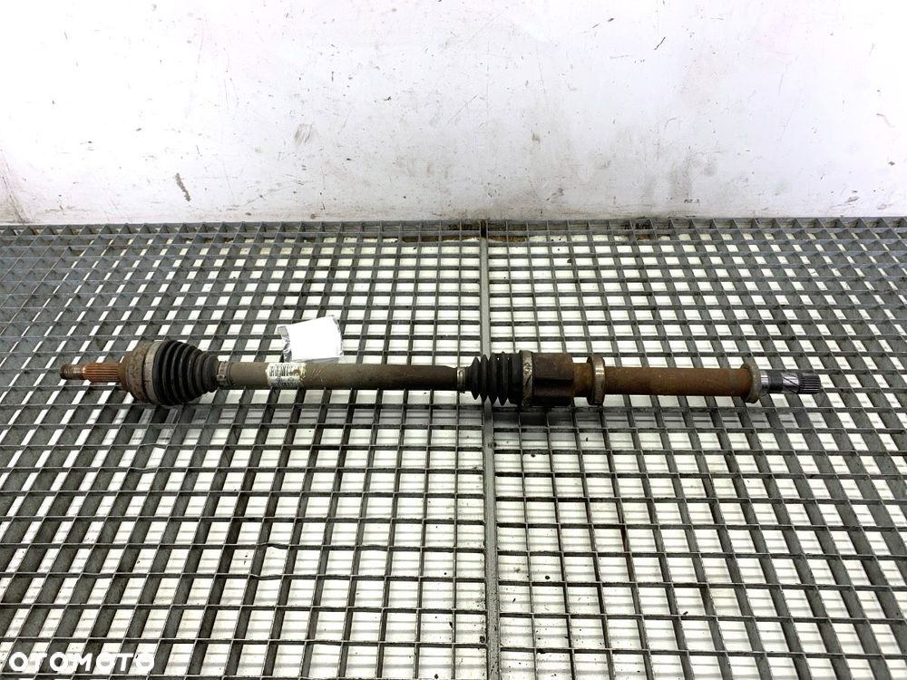 PÓŁOŚ PRAWY PRZÓD  RENAULT CLIO IV (BH_) 2012 - 2022 1.2 16V 54 kW [73 KM] benzyna 2012 - 2022 - 1