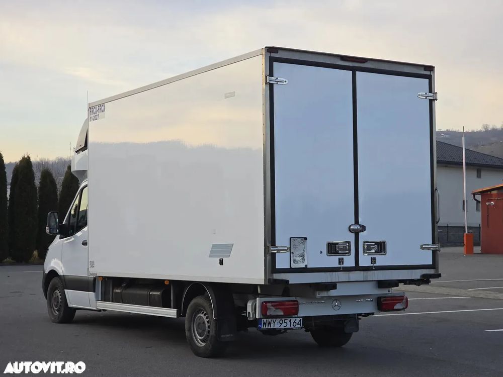 Mercedes-Benz Sprinter - 4