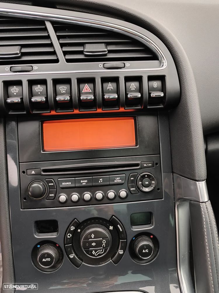 Peugeot 3008 1.6 HDi Executive - 11