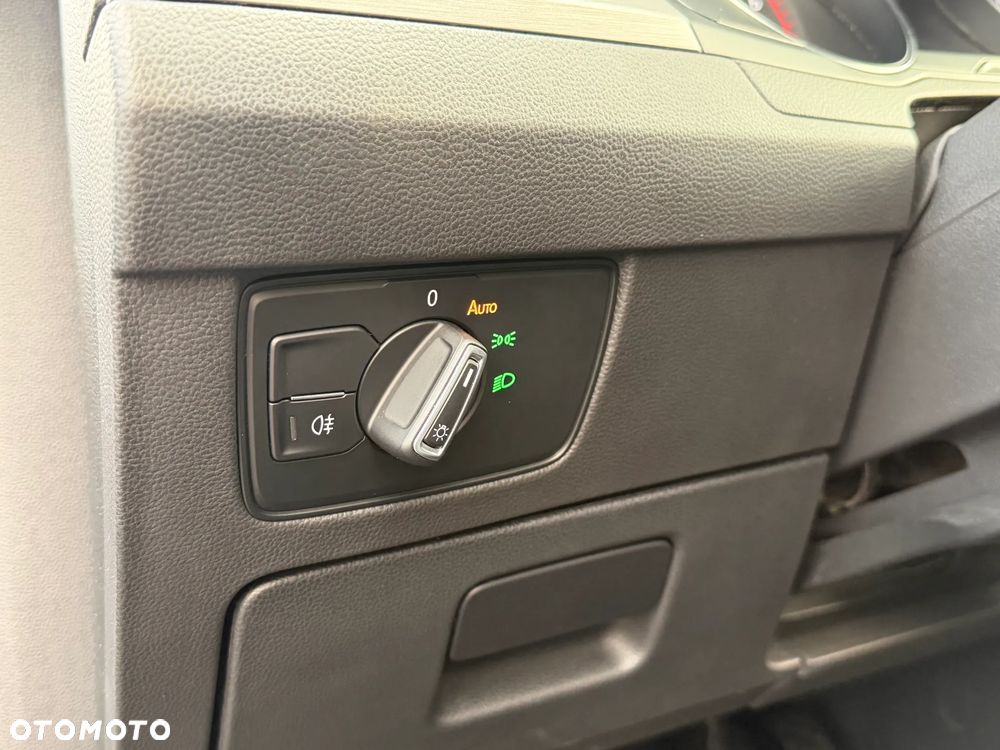 Volkswagen Passat 1.5 TSI EVO Business DSG - 33