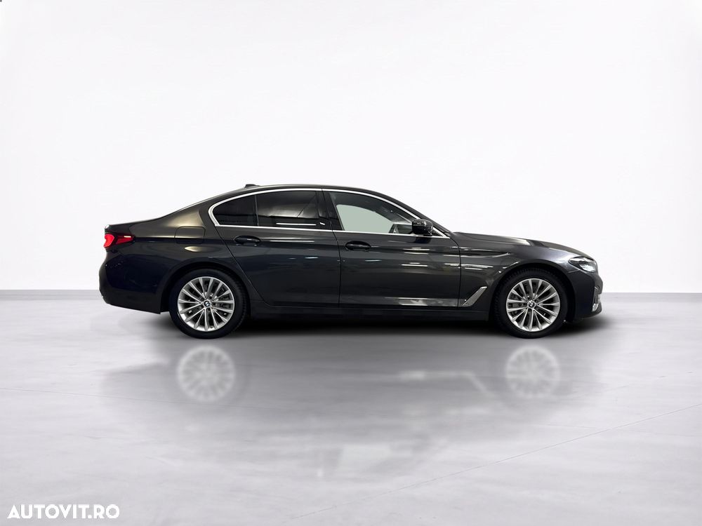 BMW Seria 5 530e xDrive Aut. Luxury Line - 7