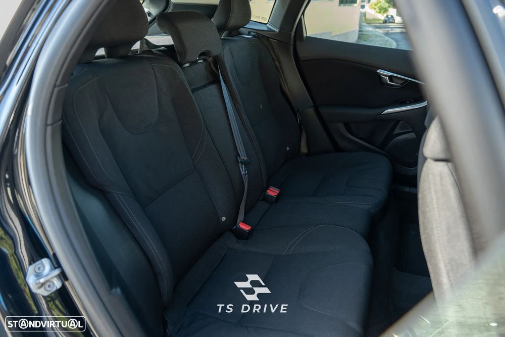 Volvo V40 1.6 D2 Momentum Eco - 10