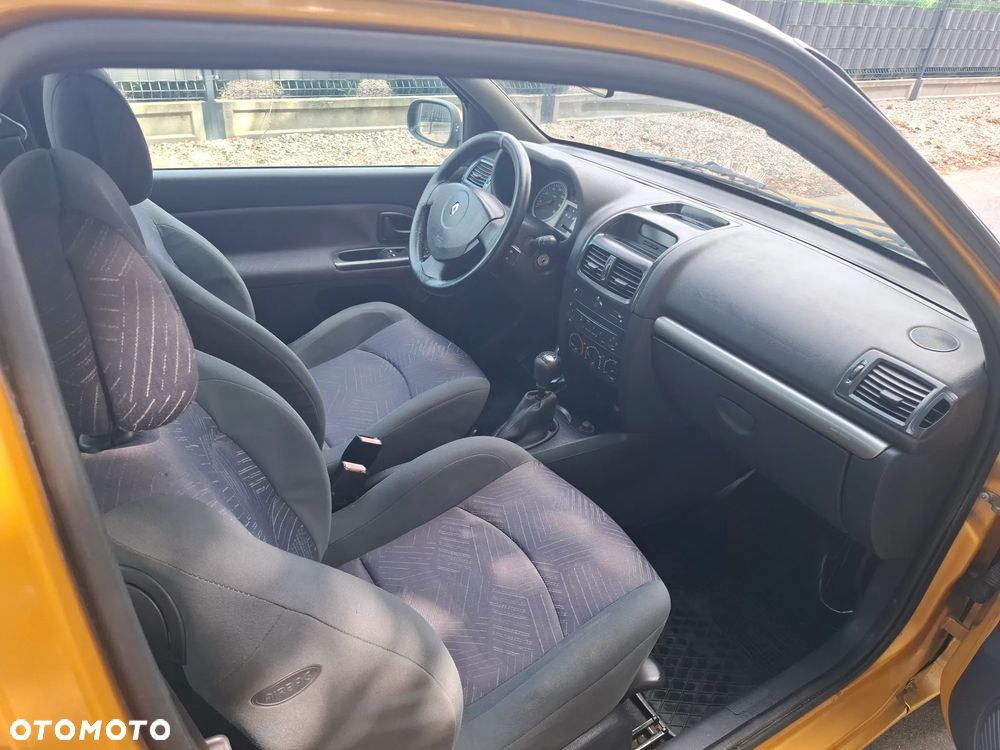 Renault Clio 1.2 16V Expression - 12