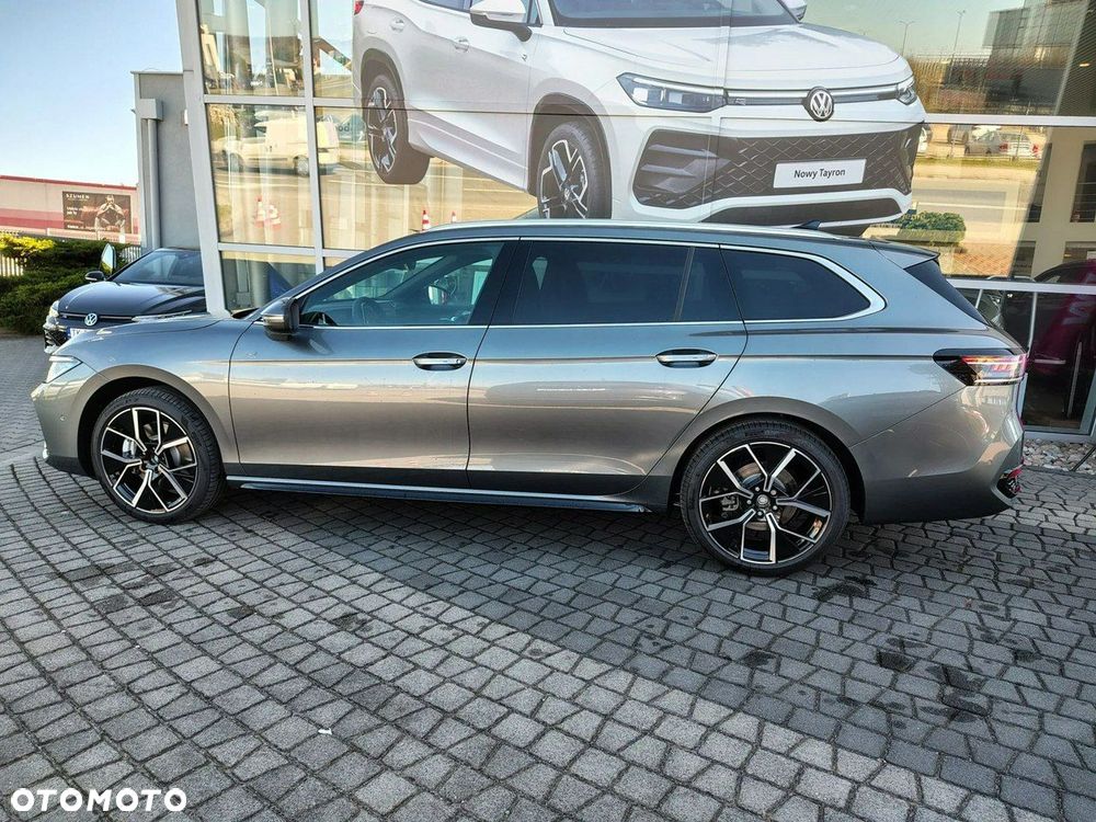 Volkswagen Passat - 4