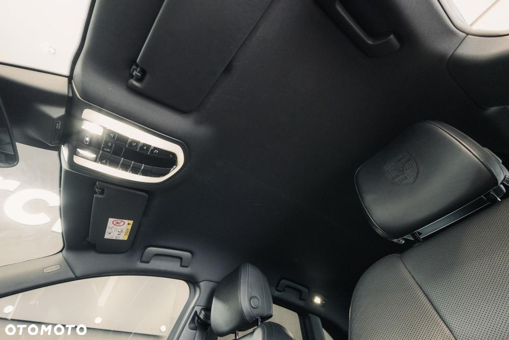 Porsche Macan S - 37