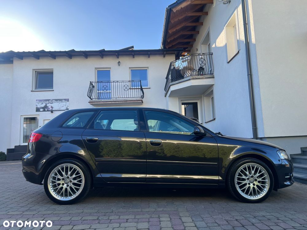 Audi A3 Sportback 1.6 TDI DPF S line Sportpaket - 5