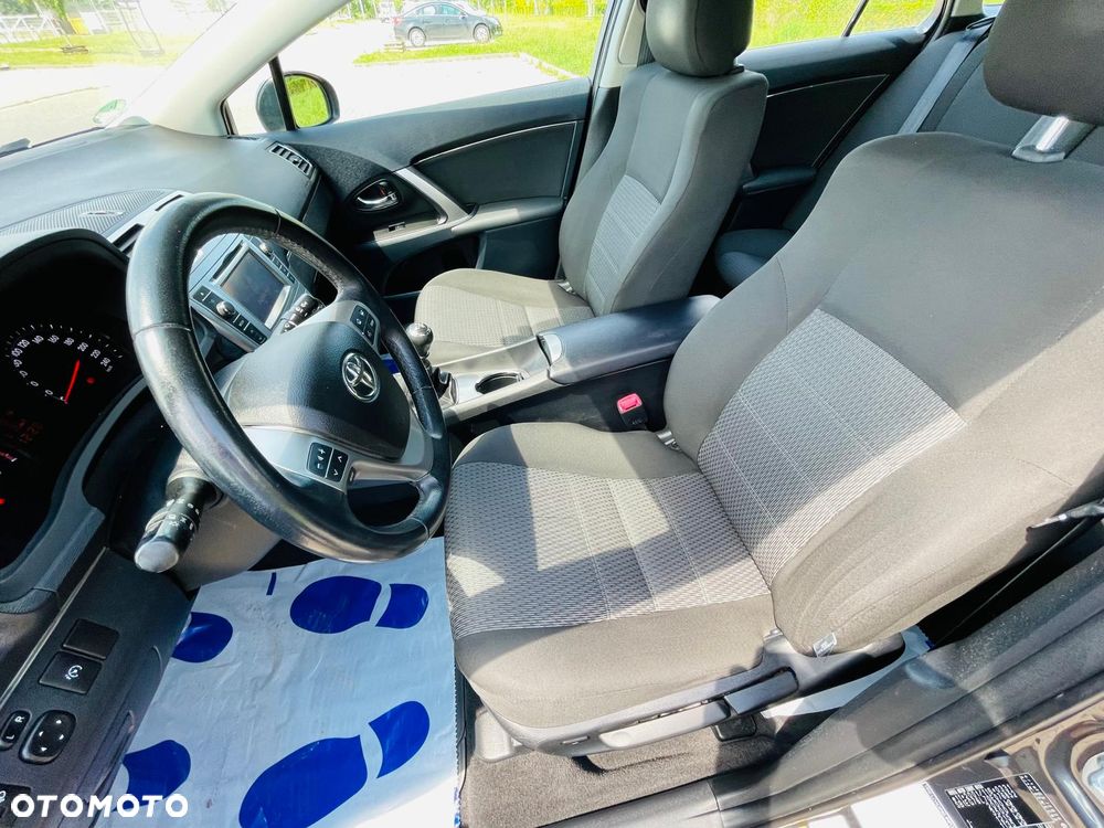 Toyota Avensis 1.8 Executive - 8