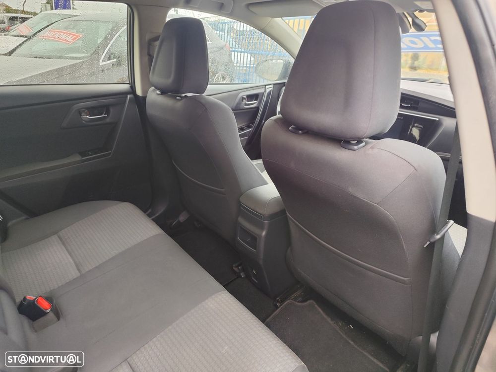 Toyota Auris Touring Sports 1.4 D-4D C.+P.Sport+Navi - 22