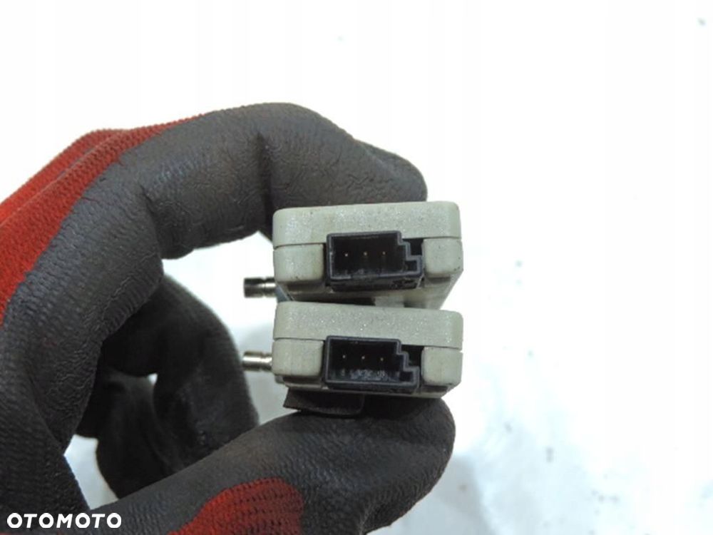 WZMACNIACZ ANTENY BMW X5 E53 8377658 - 5