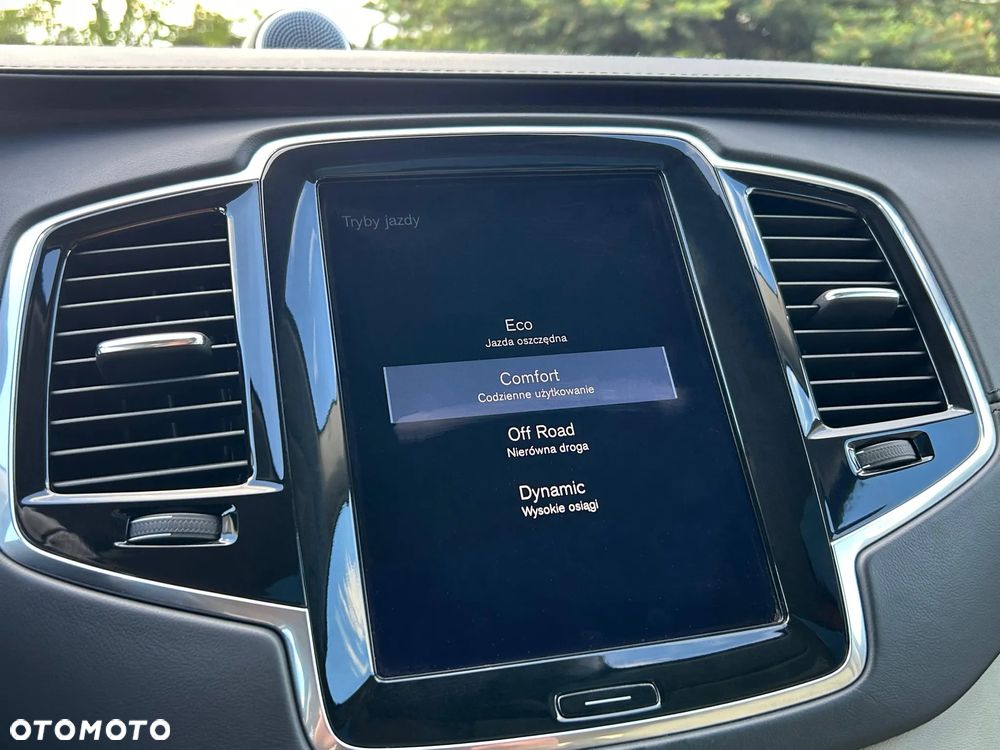 Volvo XC 90 D5 SCR AWD Inscription 7os - 27