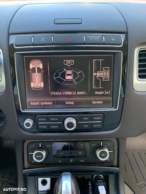 Volkswagen Touareg - 11