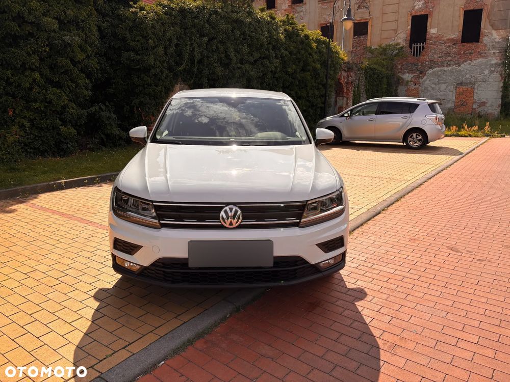 Volkswagen Tiguan - 1