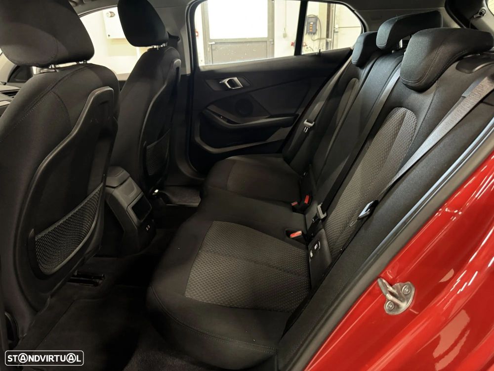 BMW 118 i Line Sport Auto - 24