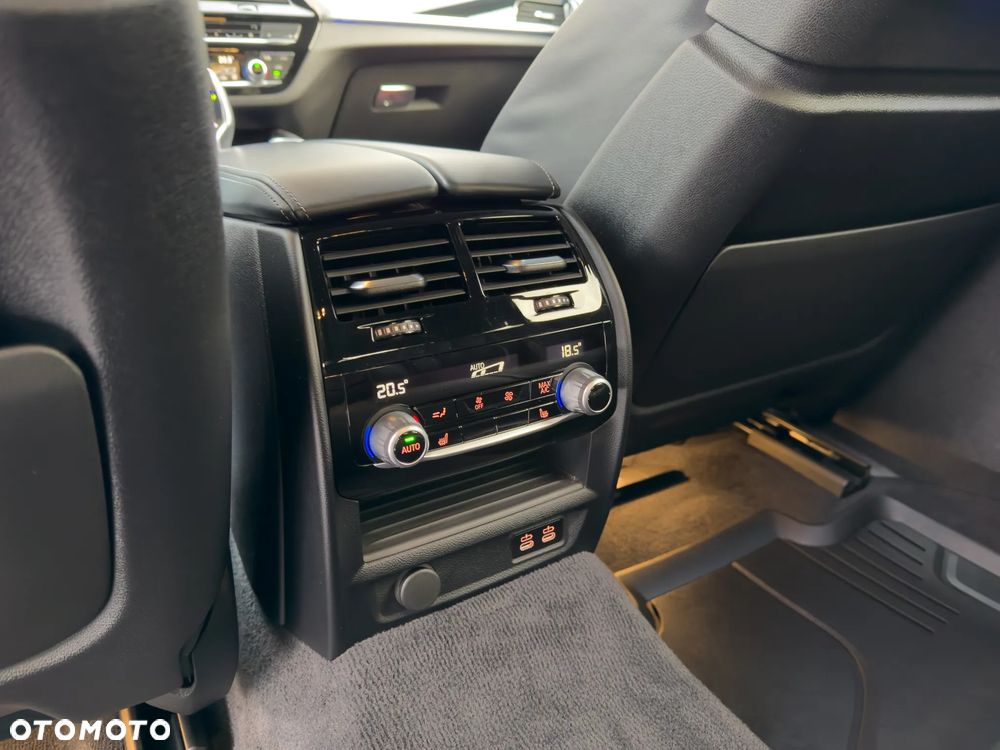 BMW 6GT - 29