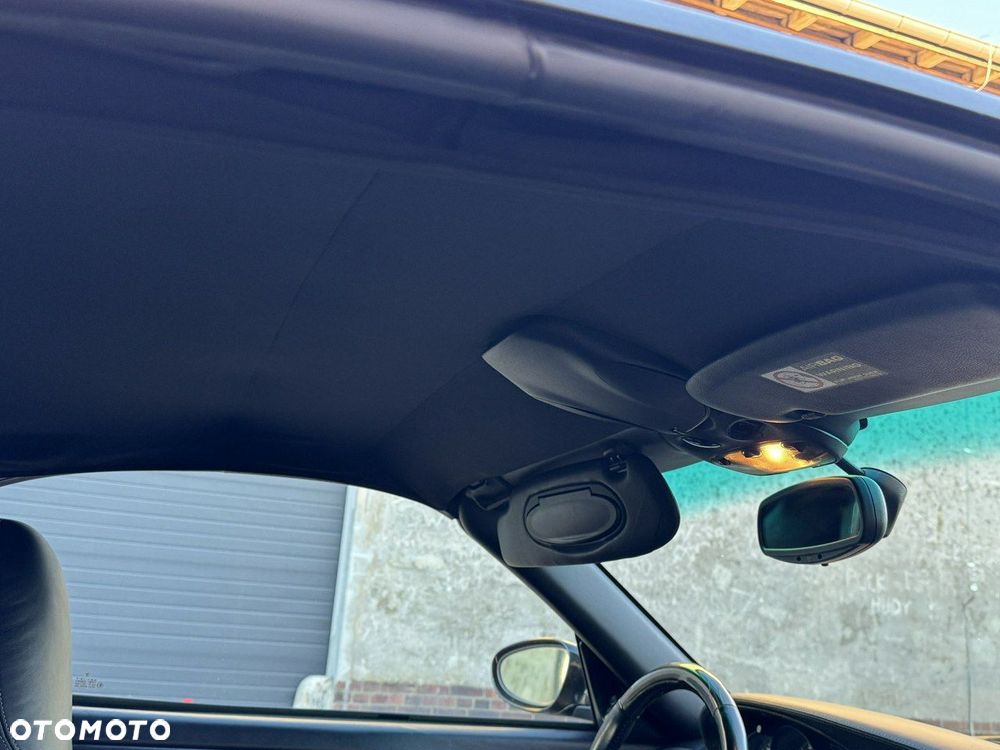 Porsche 911 Carrera 4 Cabrio - 36