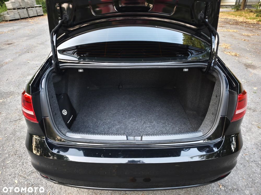 Volkswagen Jetta 2.0 Base - 13