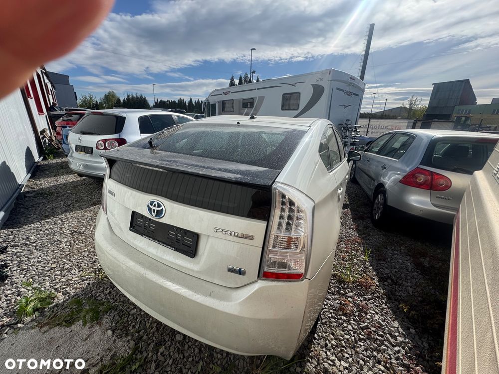 Toyota Prius - 4